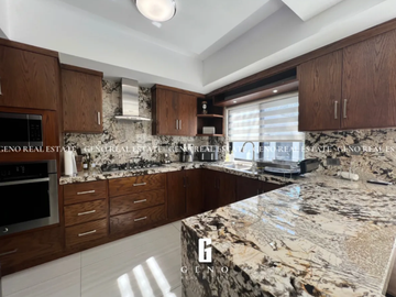 CASA EN VENTA EN QUINTAS DEL SOL REMODELADA Y CON ALBERCA