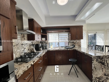 CASA EN VENTA EN QUINTAS DEL SOL REMODELADA Y CON ALBERCA