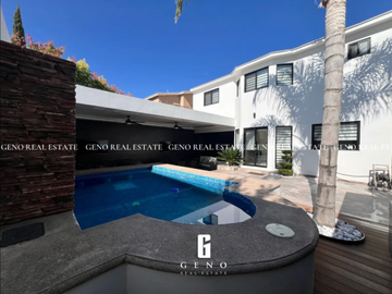 CASA EN VENTA EN QUINTAS DEL SOL REMODELADA Y CON ALBERCA