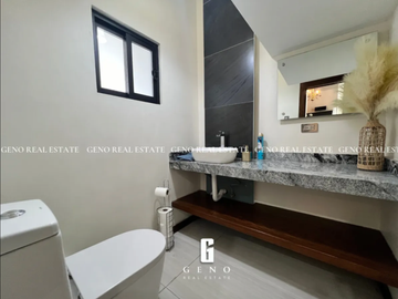 CASA EN VENTA EN QUINTAS DEL SOL REMODELADA Y CON ALBERCA