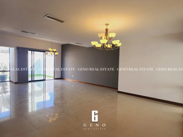CASA EN VENTA EN BOSQUES DEL VALLE CON PATIO AMPLIO