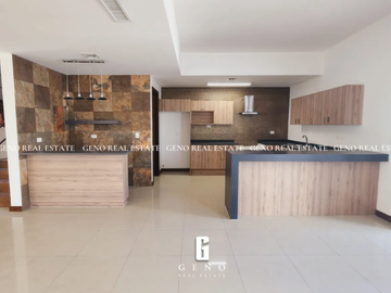 CASA EN VENTA EN BOSQUES DEL VALLE CON PATIO AMPLIO