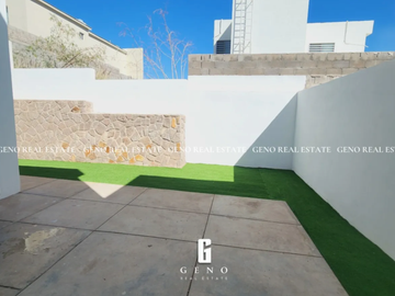 CASA EN VENTA EN BOSQUES DEL VALLE CON PATIO AMPLIO