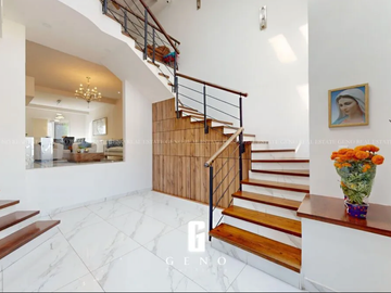 CASA EN VENTA EN QUINTAS DEL SOL REMODELADA Y CON VESTIDOR AMPLIO