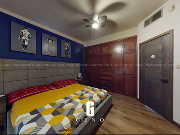 CASA EN VENTA EN QUINTAS DEL SOL REMODELADA Y CON VESTIDOR AMPLIO
