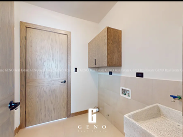 CASA EN VENTA EN BOSQUE REAL CON ACABADOS MODERNOS