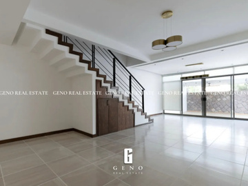 CASA EN VENTA EN BOSQUES DEL VALLE CON ESPACIOS AMPLIOS