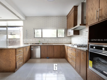 CASA EN VENTA EN BOSQUES DEL VALLE CON ESPACIOS AMPLIOS