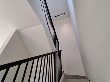 Rumah Industrial Modern Full Furnished di Sleman 7 menit dari Kampus UII