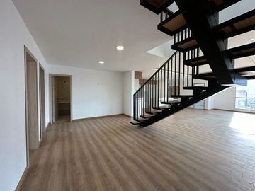 Venta de Pent House de Oportunidad, Sector Embajada Americana