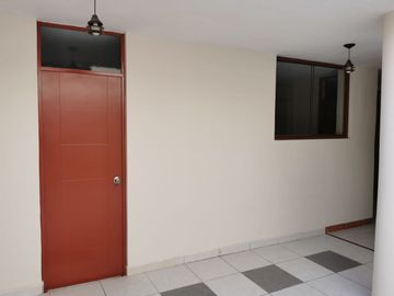¡OPORTUNIDAD ÚNICA! VENTA DE CASA EN ESQUINA EN ZONA COMERCIAL DE CHICLAY!