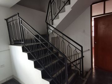 ¡OPORTUNIDAD ÚNICA! VENTA DE CASA EN ESQUINA EN ZONA COMERCIAL DE CHICLAY!
