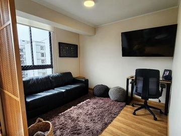 Venta bonito departamento con muy buenos acabados de dos dormitorios y sala de estar