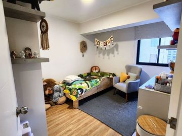 Venta bonito departamento con muy buenos acabados de dos dormitorios y sala de estar