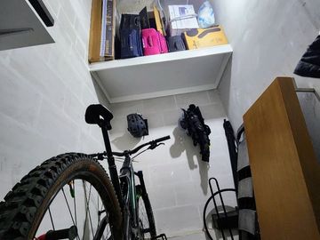 Venta bonito departamento con muy buenos acabados de dos dormitorios y sala de estar