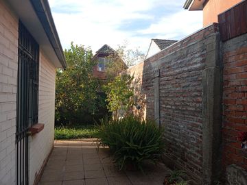 Venta de Casa de 2 Pisos en Maipú – Tranquilidad y Conectividad en un Solo Lugar