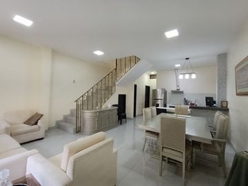 Venta de casa, 5 dormitorios en Sauces 2, Guayaquil