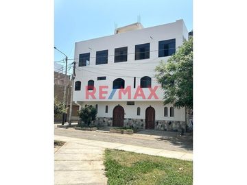 Casa De 3 Pisos En Urb. Vista Alegre Con 12 Departamentos. En Venta