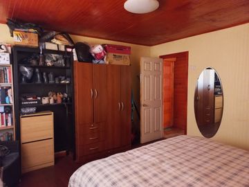 Nogales, en venta parcela plana de 5000 mts con casa sólida y urbanización completa.