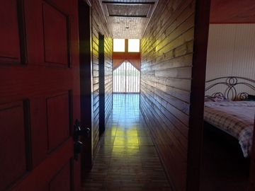 Nogales, en venta parcela plana de 5000 mts con casa sólida y urbanización completa.