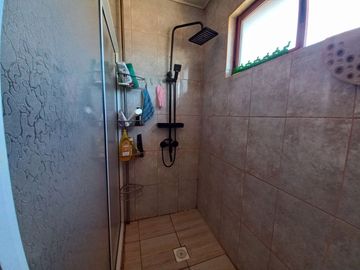 Nogales, en venta parcela plana de 5000 mts con casa sólida y urbanización completa.