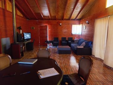 Nogales, en venta parcela plana de 5000 mts con casa sólida y urbanización completa.