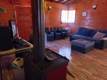 Nogales, en venta parcela plana de 5000 mts con casa sólida y urbanización completa.
