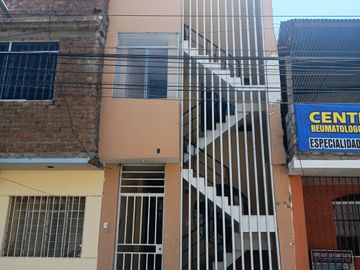 Se Vende Casa en Calle Centrica de Chepén (TSuarez)