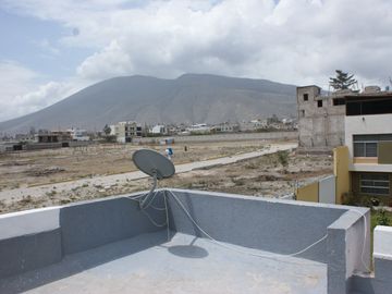 Casa - Venta - Mitad del Mundo - Conjunto - Norte - Quito