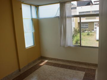 Casa - Venta - Mitad del Mundo - Conjunto - Norte - Quito