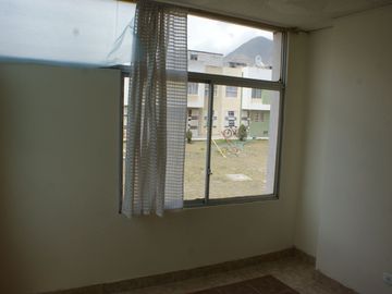 Casa - Venta - Mitad del Mundo - Conjunto - Norte - Quito