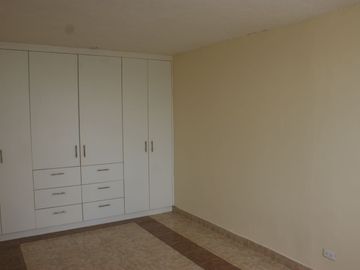 Casa - Venta - Mitad del Mundo - Conjunto - Norte - Quito