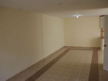 Casa - Venta - Mitad del Mundo - Conjunto - Norte - Quito