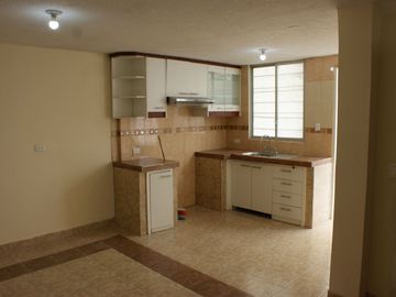 Casa - Venta - Mitad del Mundo - Conjunto - Norte - Quito