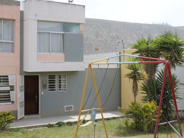 Casa - Venta - Mitad del Mundo - Conjunto - Norte - Quito