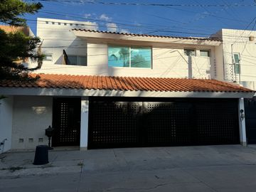 Hermosa residencia en venta en Gran Jardín