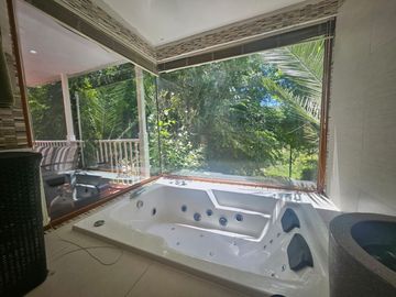 BROKER PASO HONDO REMODELADA 4D-5B-10 ESTAC- PISCINA