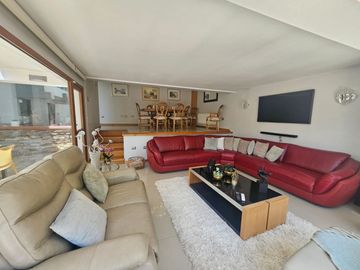 BROKER PASO HONDO REMODELADA 4D-5B-10 ESTAC- PISCINA