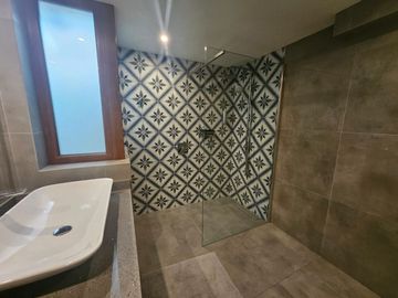 BROKER PASO HONDO REMODELADA 4D-5B-10 ESTAC- PISCINA