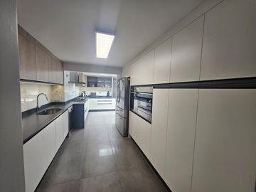BROKER PASO HONDO REMODELADA 4D-5B-10 ESTAC- PISCINA