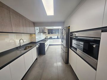 BROKER PASO HONDO REMODELADA 4D-5B-10 ESTAC- PISCINA
