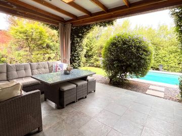 CASA CON PISCINA EN EXCLUSIVO CONDOMINIO LAS PIRCAS