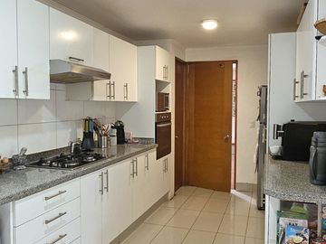 CASA CON PISCINA EN EXCLUSIVO CONDOMINIO LAS PIRCAS