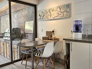 CASA CON PISCINA EN EXCLUSIVO CONDOMINIO LAS PIRCAS