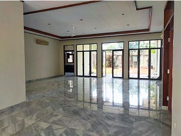 For Sale Houses Ready To Be Occupied Strategic Location in Cipete Utara, Kebayoran Baru, South Jakarta