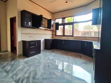 For Sale Houses Ready To Be Occupied Strategic Location in Cipete Utara, Kebayoran Baru, South Jakarta