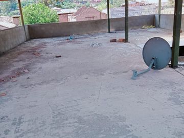 🏡 Oportunidad Única: VENTA CASA de 2 Pisos y con azotea techada en Huayllabamba-Urubamba 2 Cuadras de la Plaza de Armas 🏡