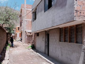 🏡 Oportunidad Única: VENTA CASA de 2 Pisos y con azotea techada en Huayllabamba-Urubamba 2 Cuadras de la Plaza de Armas 🏡