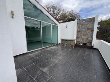 HERMOSA RESIDENCIA EN CONDADO DE SAYAVEDRA