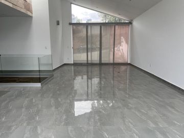 HERMOSA RESIDENCIA EN CONDADO DE SAYAVEDRA
